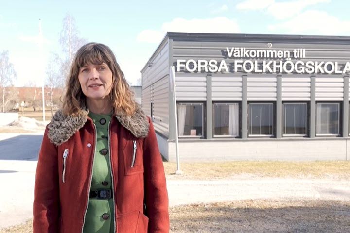 Skärmbild från film rundvandring på Forsa folkhögskola med Helena Hammarlund 